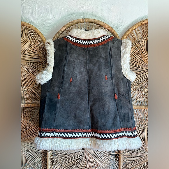 Vintage 70s Afghan Sheepskin Bohemian Vest - Picture 2 of 7